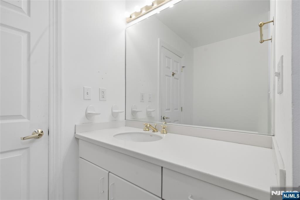 207 Shearwater Court 17 Property Photo 23