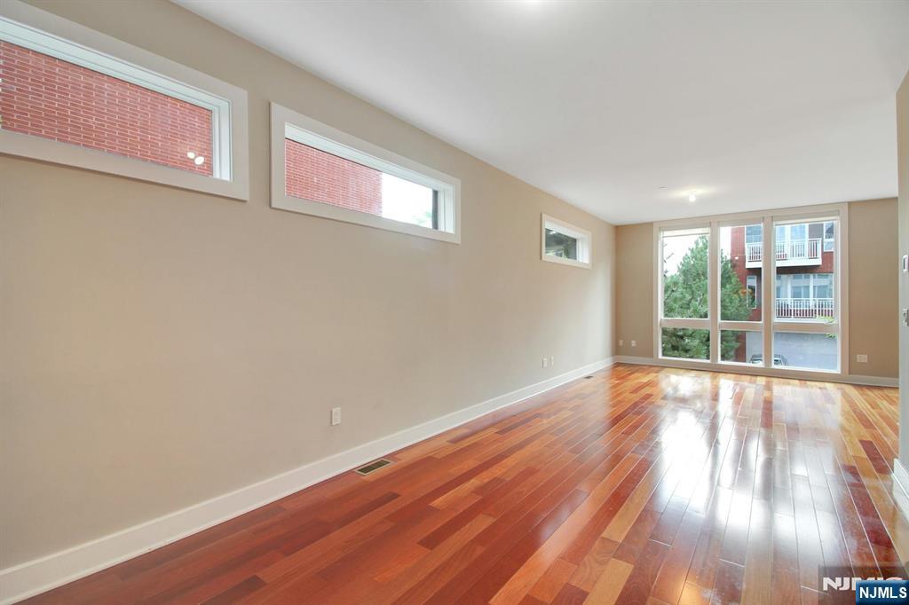 6 Vela Way Property Photo 9