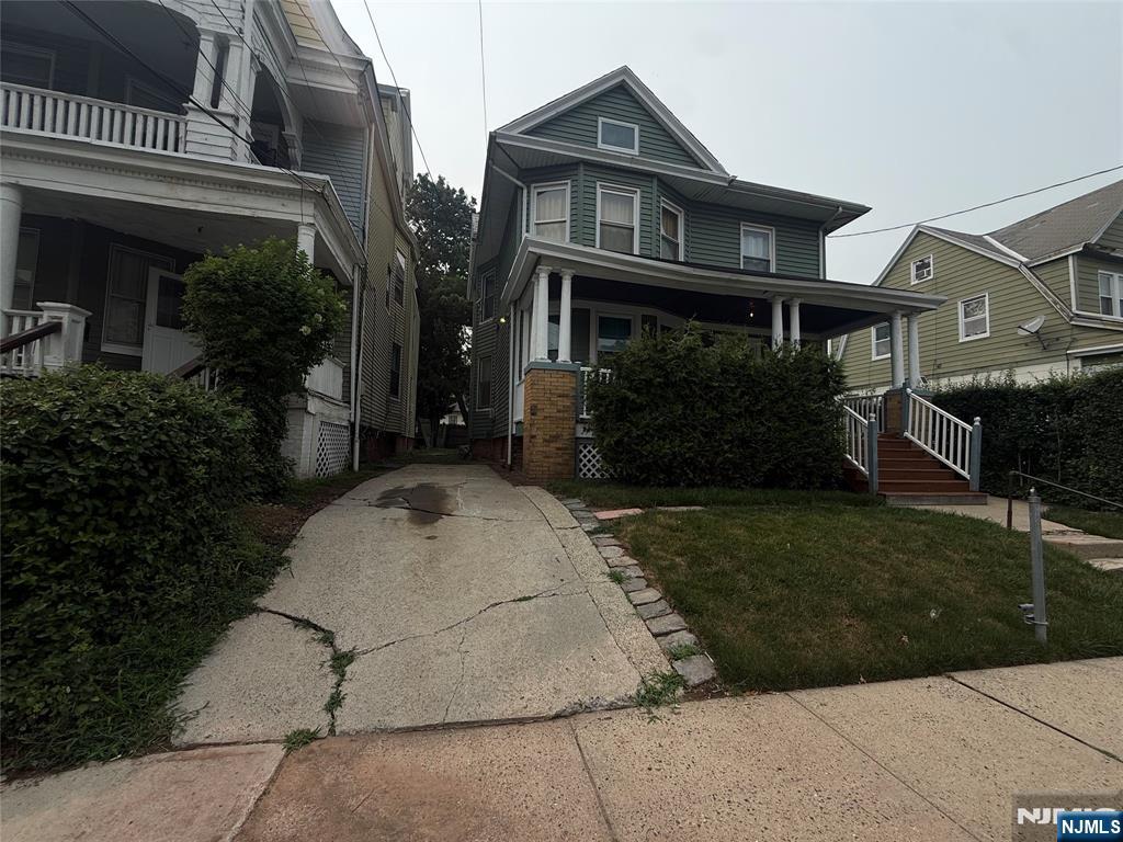 63 Saint Paul Avenue Property Photo 1