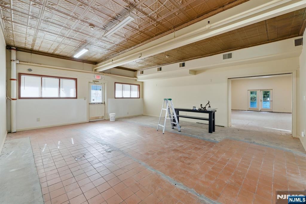 15 Wallington Avenue Property Photo 12