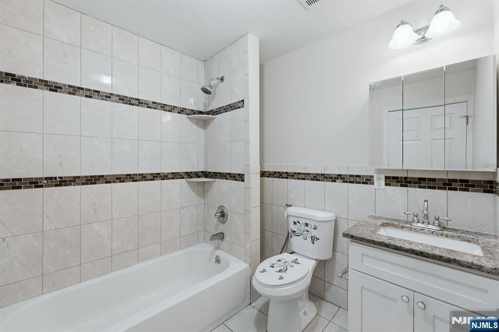 15 Wallington Avenue Property Photo 37