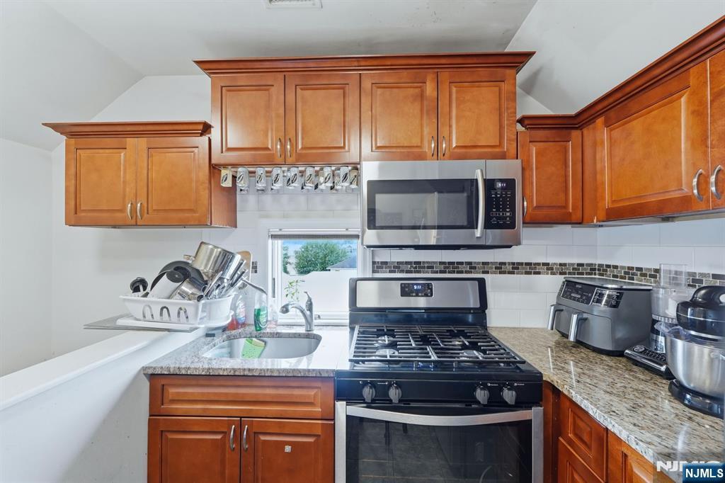 15 Wallington Avenue Property Photo 45