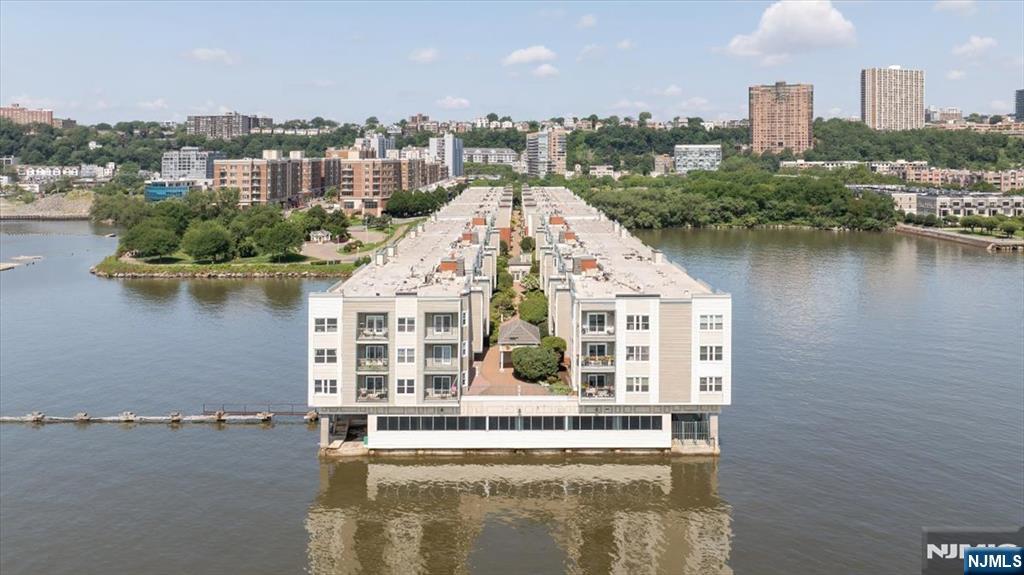 217 The Promenade Property Photo 1