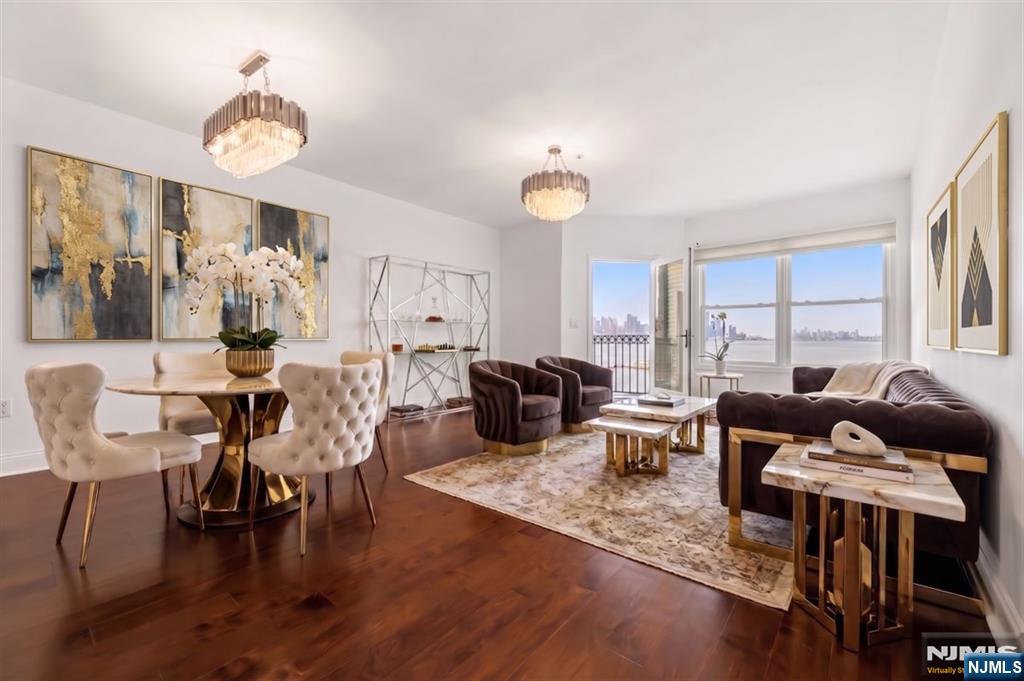217 The Promenade Property Photo 4