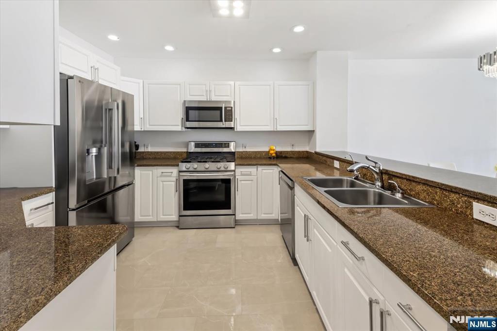 217 The Promenade Property Photo 10