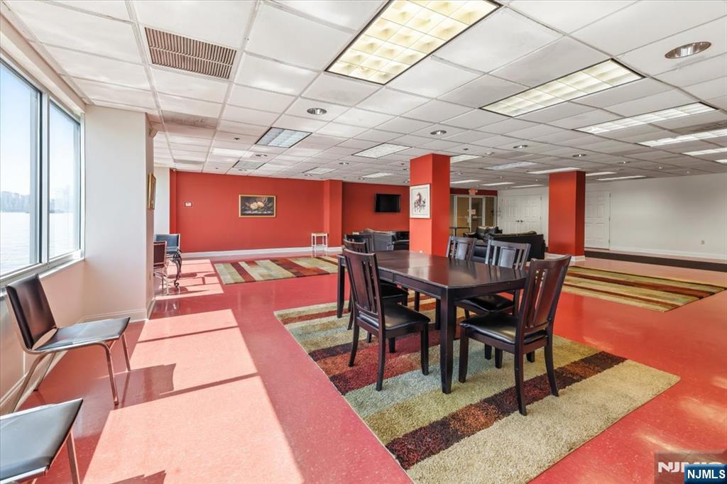 217 The Promenade Property Photo 30