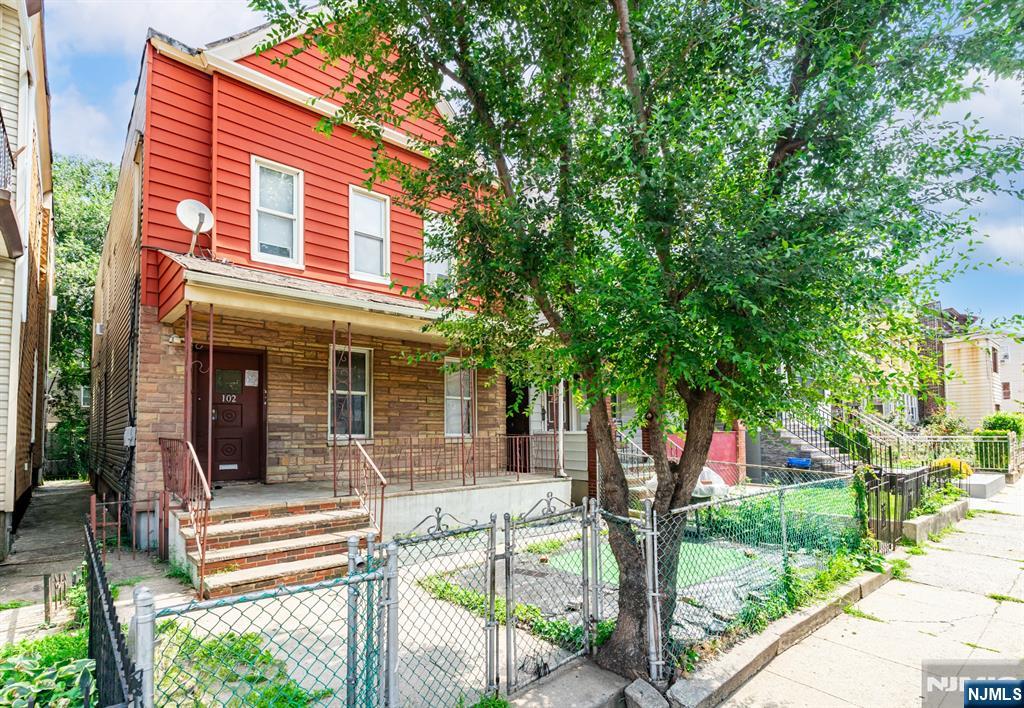 102 Claremont Avenue Property Photo 1