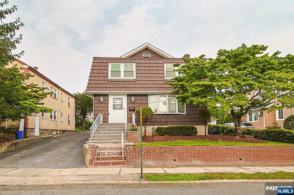 709 Kingsland Avenue Property Photo 1