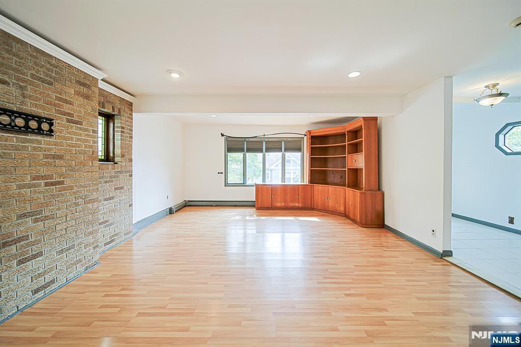 709 Kingsland Avenue Property Photo 5