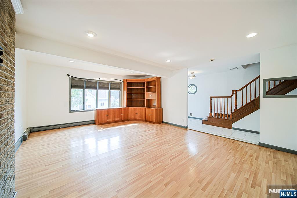 709 Kingsland Avenue Property Photo 6