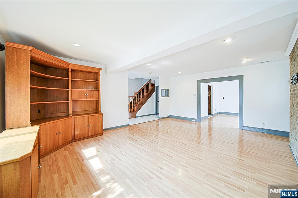 709 Kingsland Avenue Property Photo 8