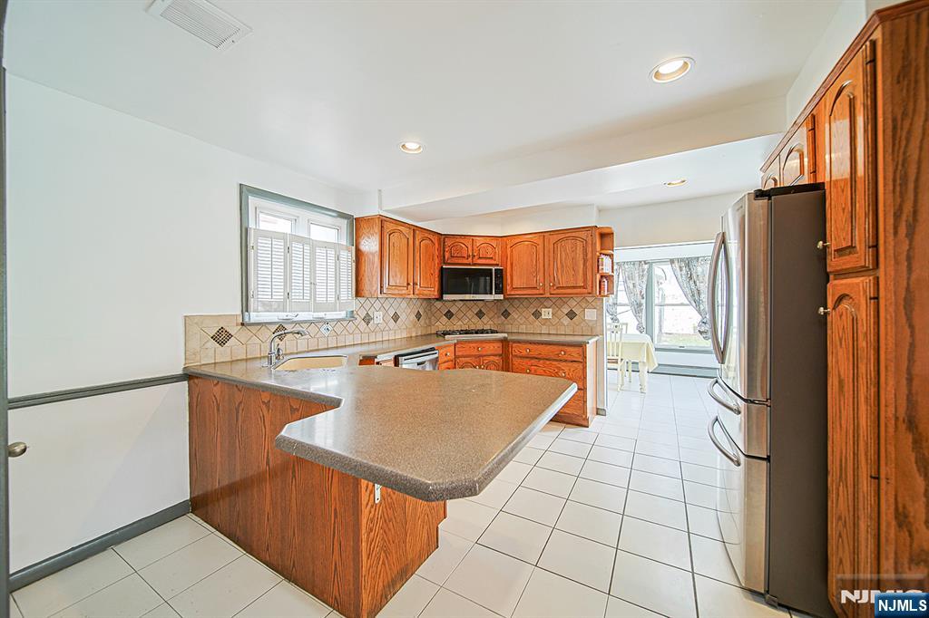 709 Kingsland Avenue Property Photo 16