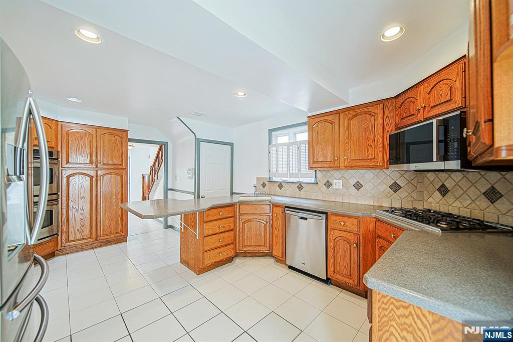 709 Kingsland Avenue Property Photo 19