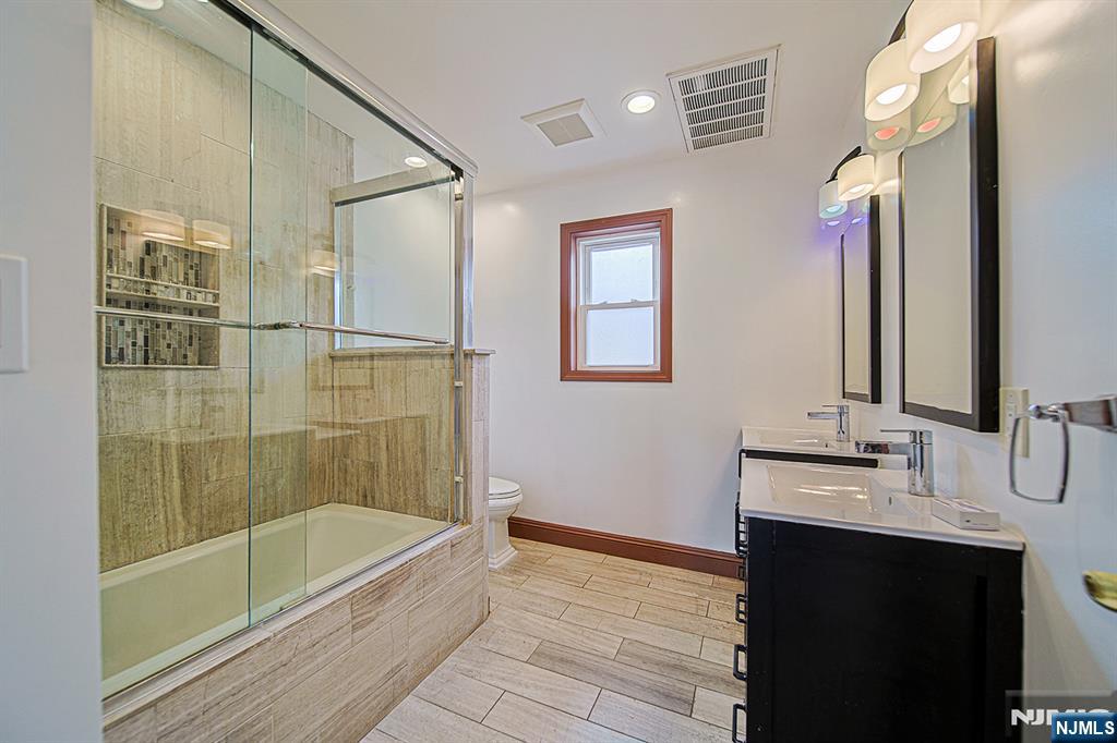 709 Kingsland Avenue Property Photo 30