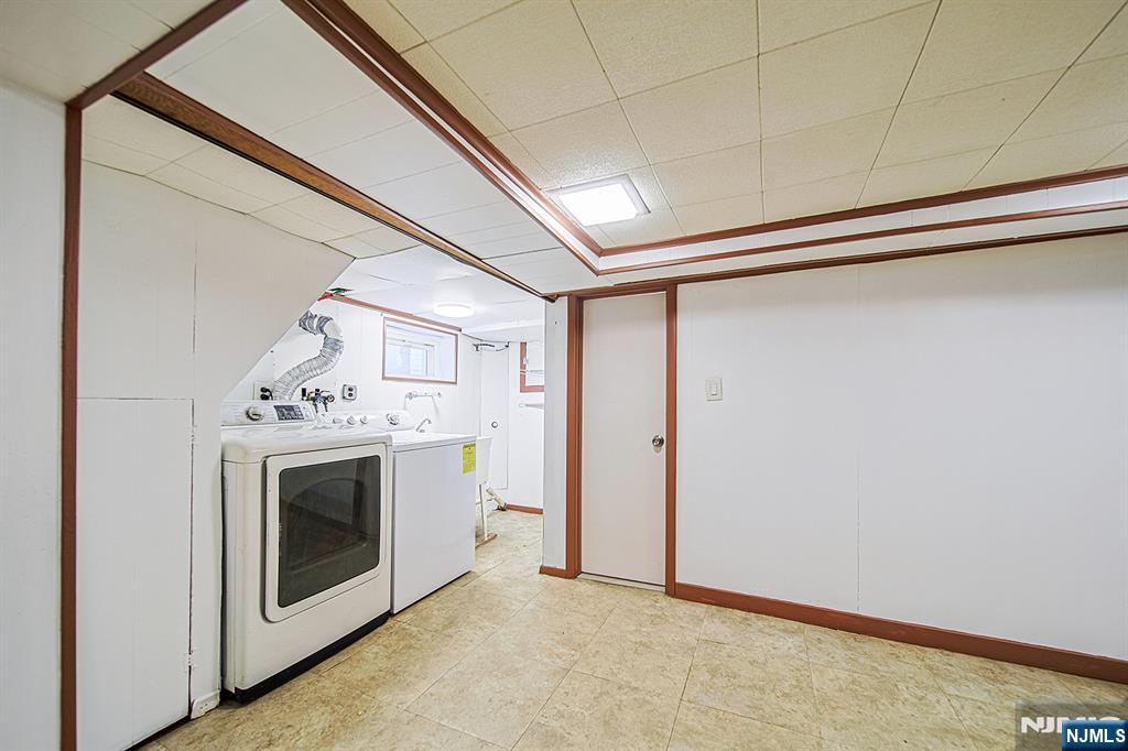 709 Kingsland Avenue Property Photo 32