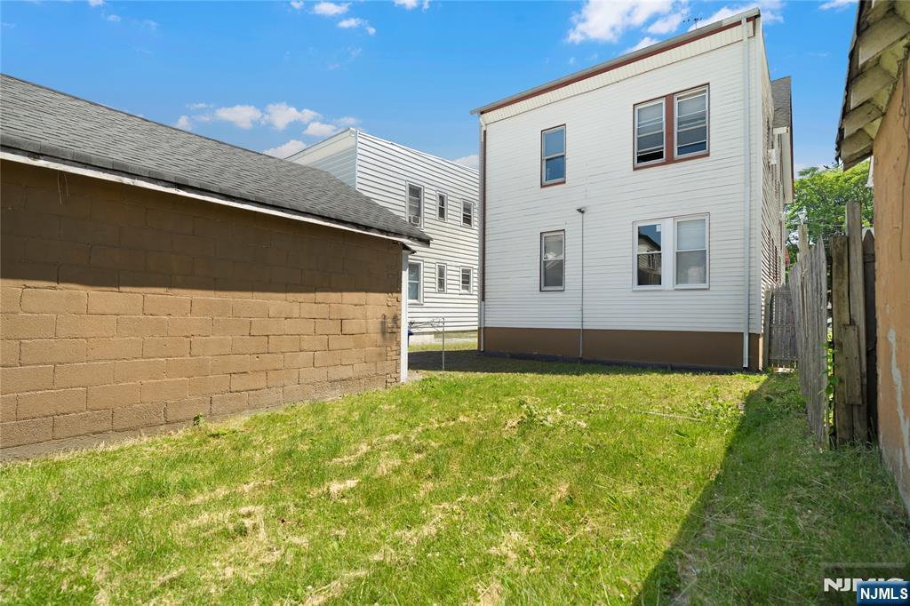 98 Delmar Place Property Photo 4
