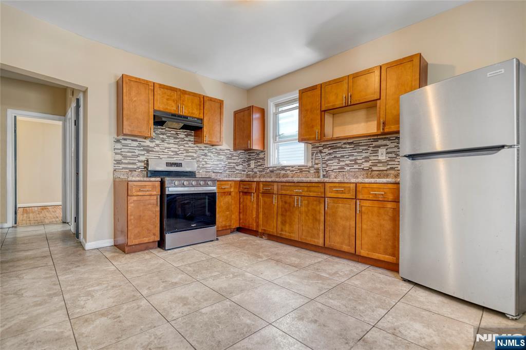 98 Delmar Place Property Photo 15