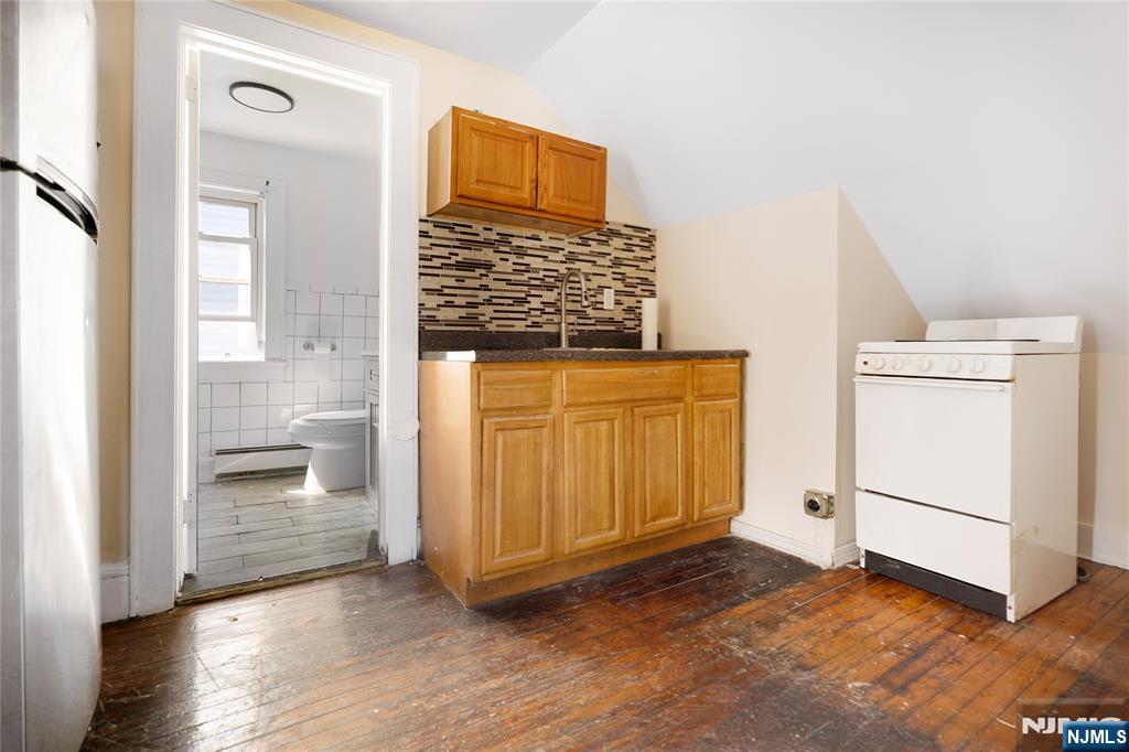 98 Delmar Place Property Photo 30