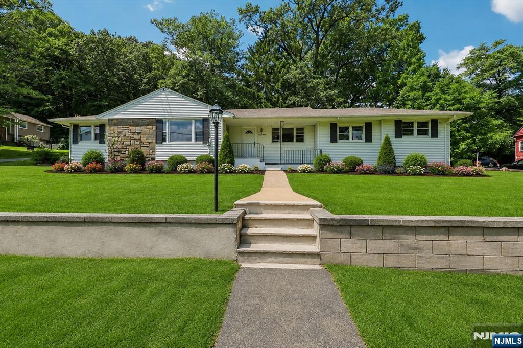 33 Lotz Street Property Photo 1