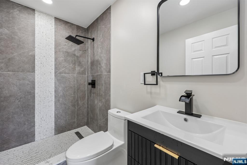 33 Lotz Street Property Photo 23