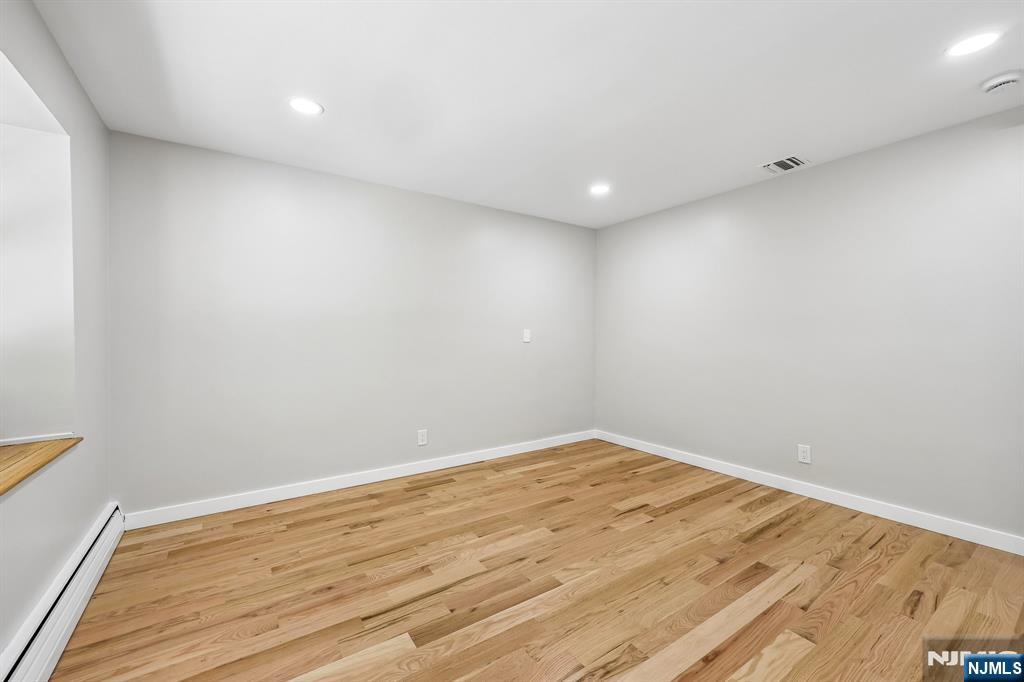 33 Lotz Street Property Photo 29