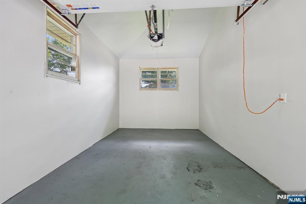 33 Lotz Street Property Photo 40