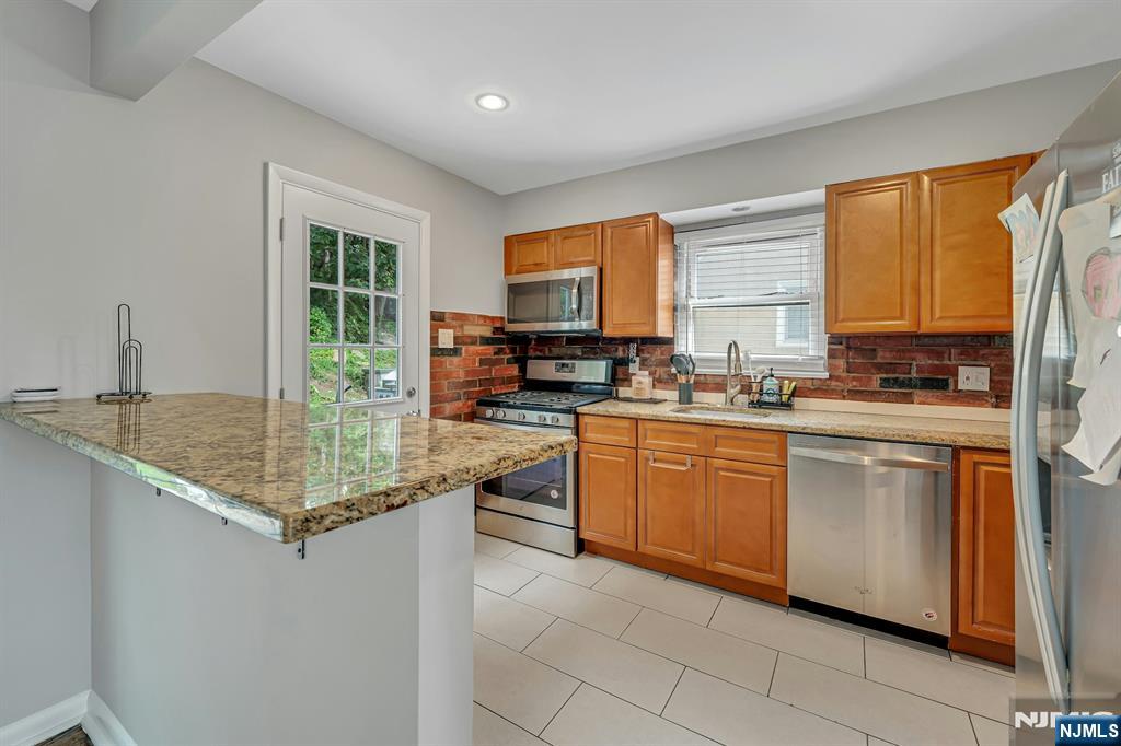 774 Ravenhill Place Property Photo 8