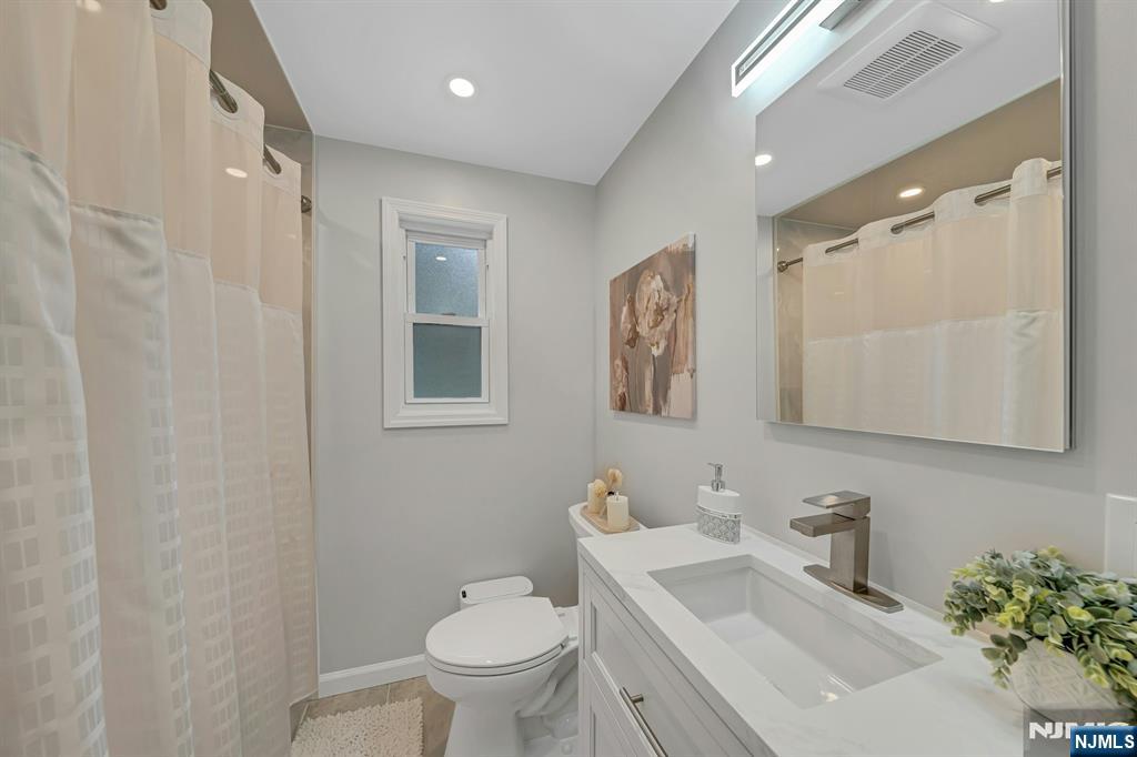 774 Ravenhill Place Property Photo 11