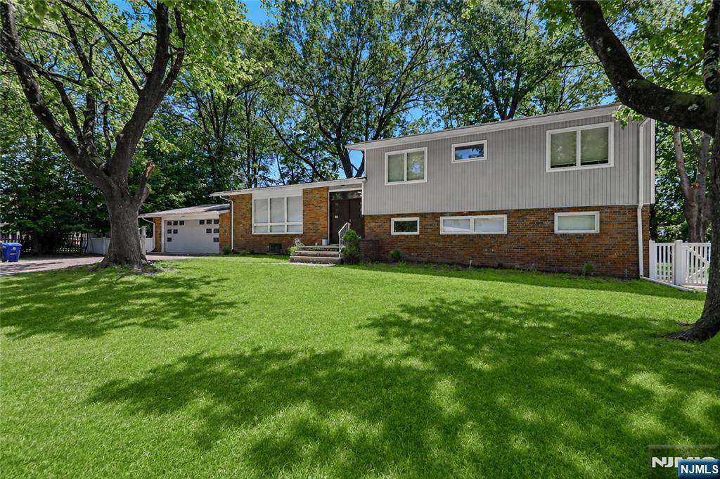 2 Monument Place Property Photo 2