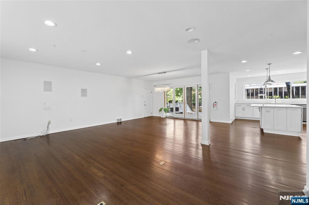 2 Monument Place Property Photo 4