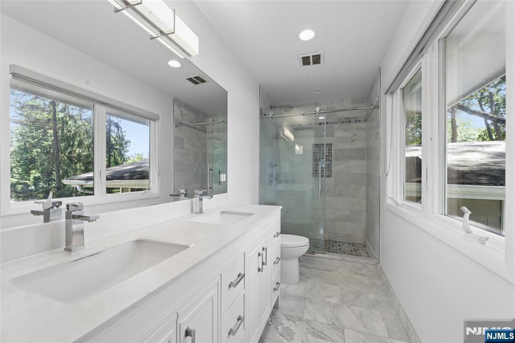 2 Monument Place Property Photo 13