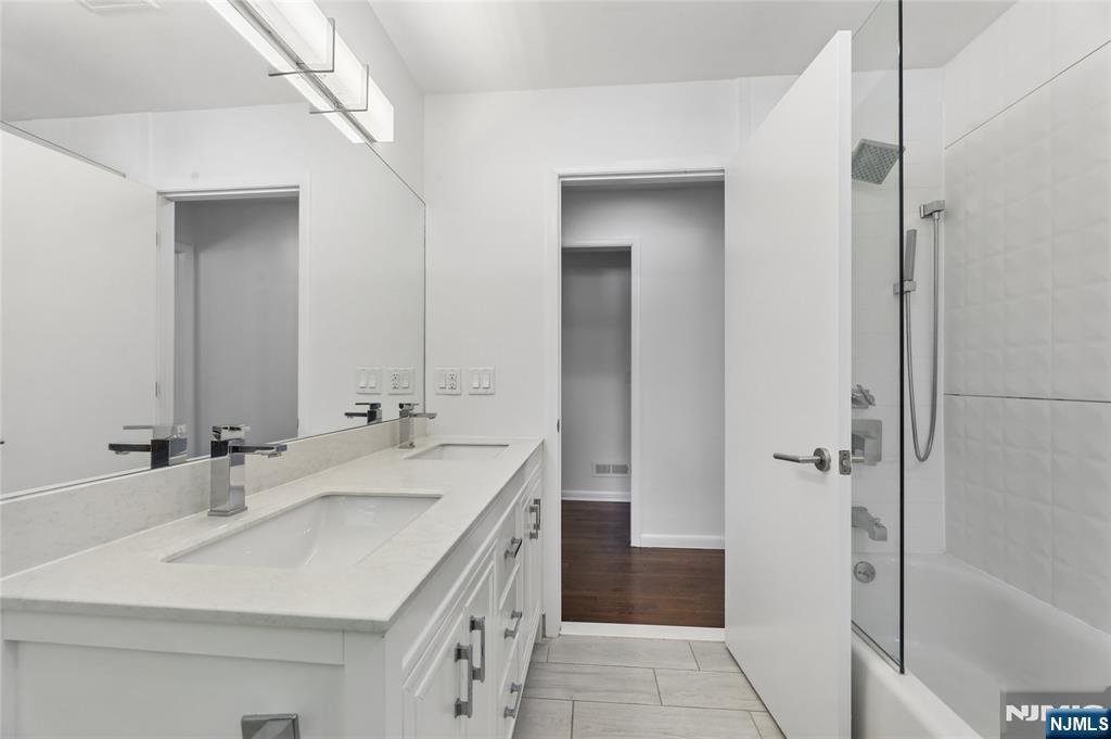 2 Monument Place Property Photo 18