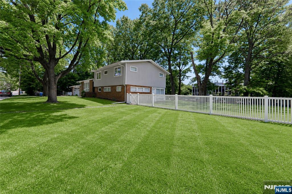 2 Monument Place Property Photo 32