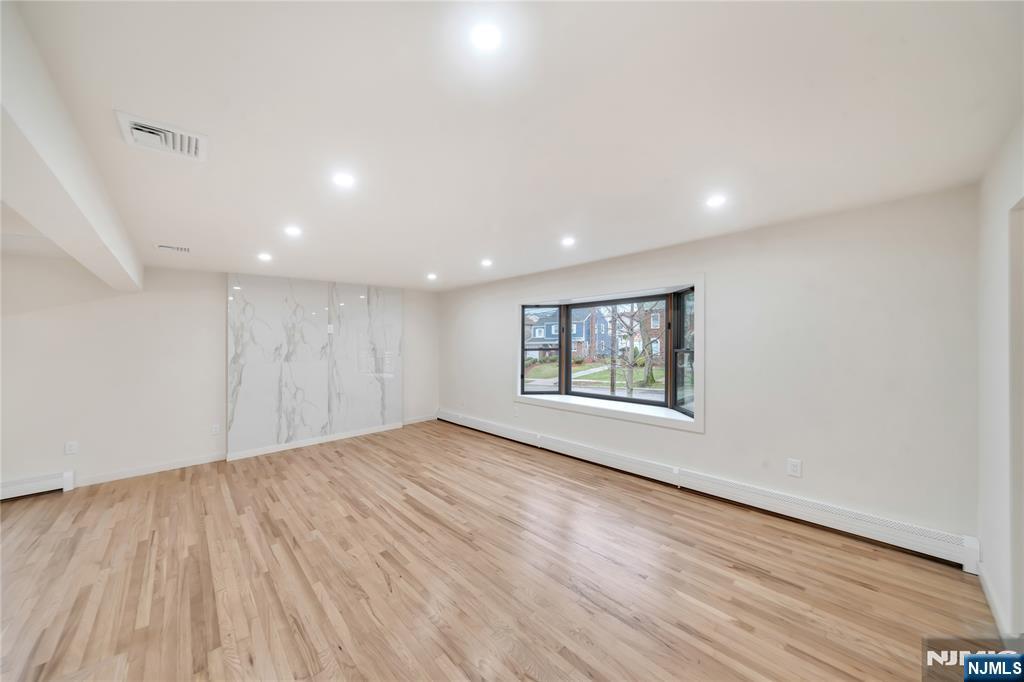 468 Morse Avenue Property Photo 5