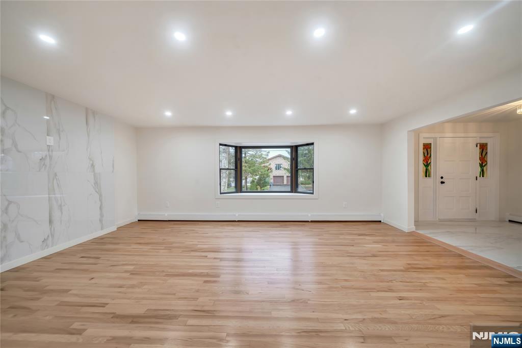 468 Morse Avenue Property Photo 6