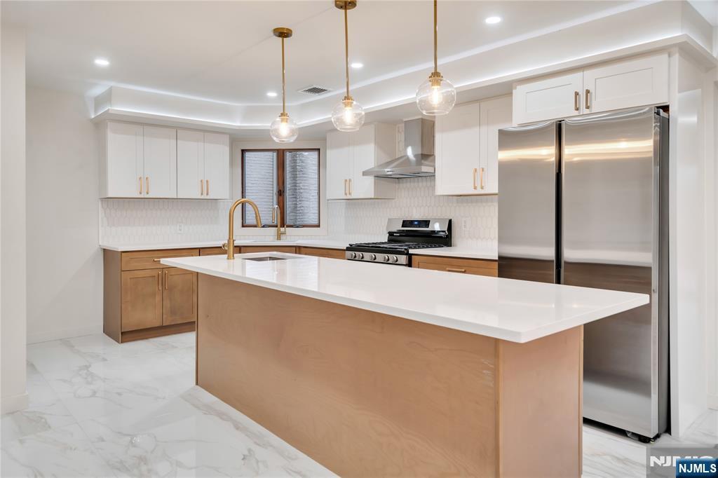468 Morse Avenue Property Photo 10