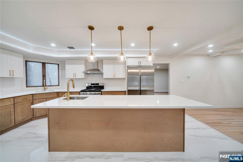 468 Morse Avenue Property Photo 11