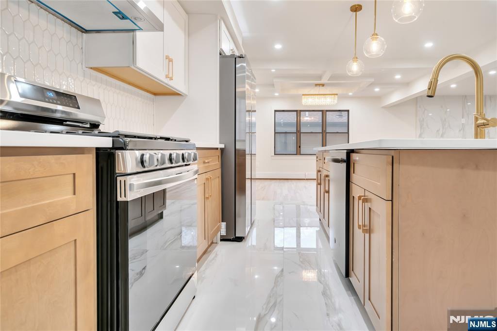 468 Morse Avenue Property Photo 15