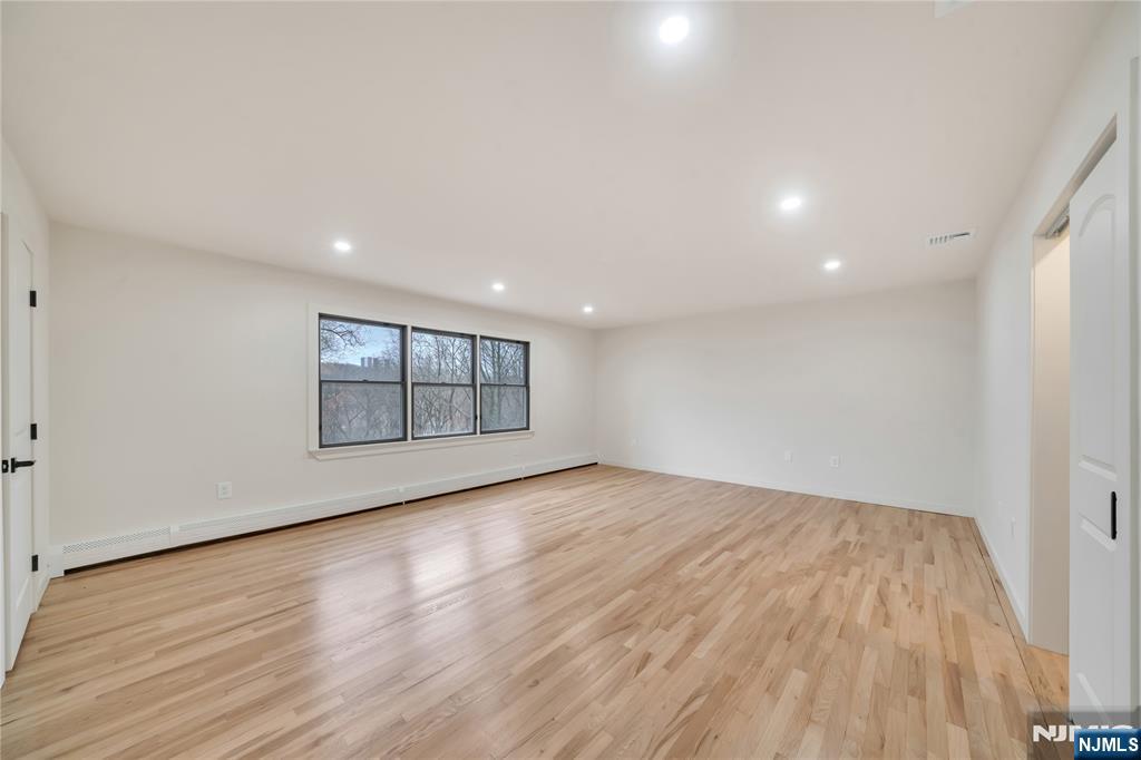 468 Morse Avenue Property Photo 27