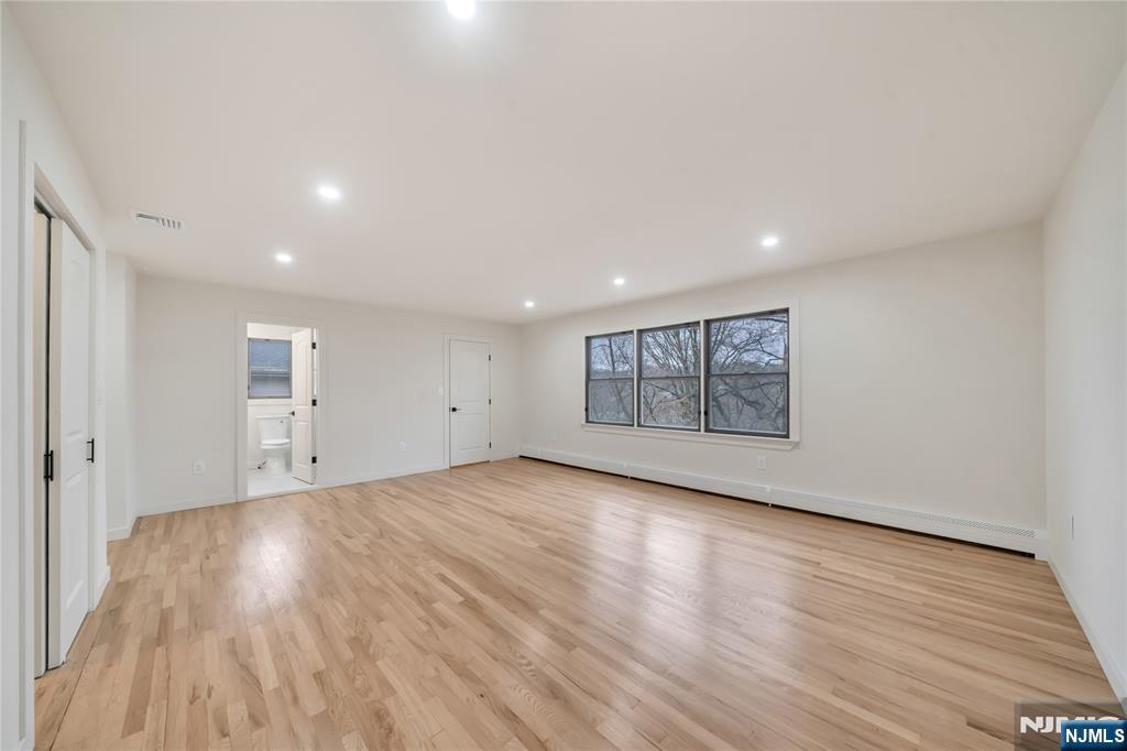 468 Morse Avenue Property Photo 28