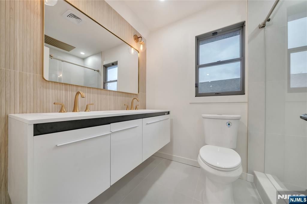 468 Morse Avenue Property Photo 30