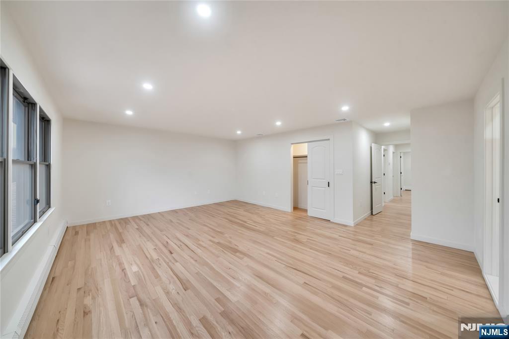 468 Morse Avenue Property Photo 32
