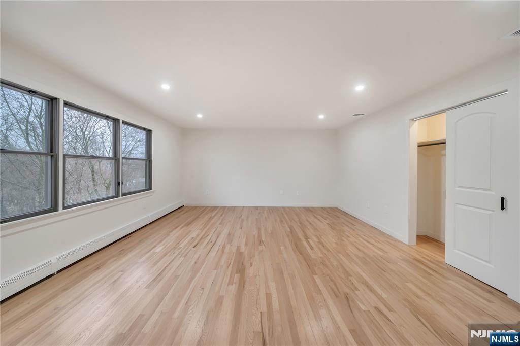 468 Morse Avenue Property Photo 33