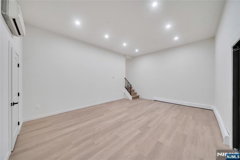 468 Morse Avenue Property Photo 44