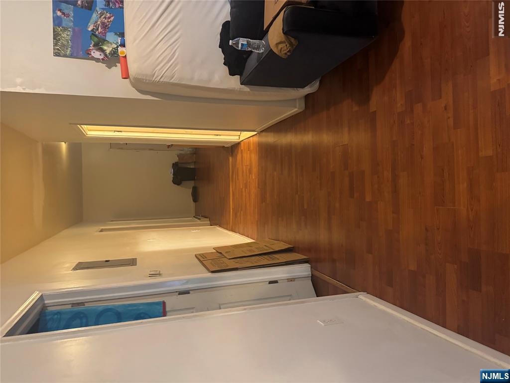 482 16th Street Property Photo 6