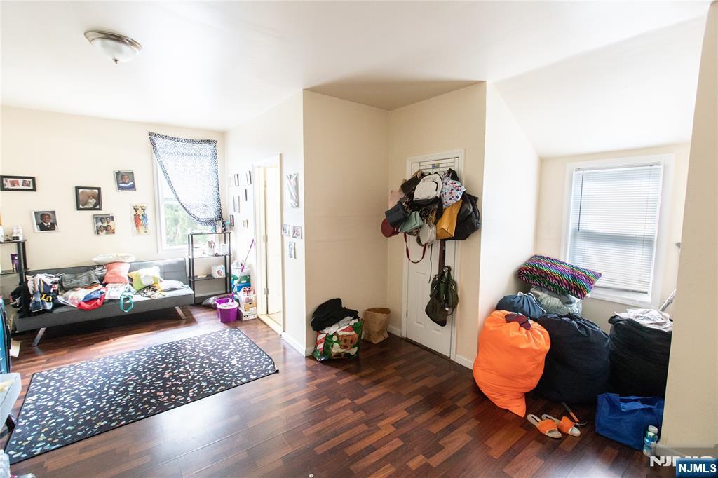 482 16th Street Property Photo 12