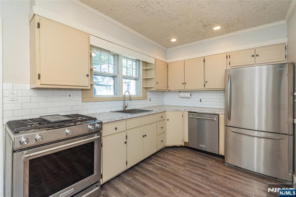 65 Kraft Place Property Photo 12