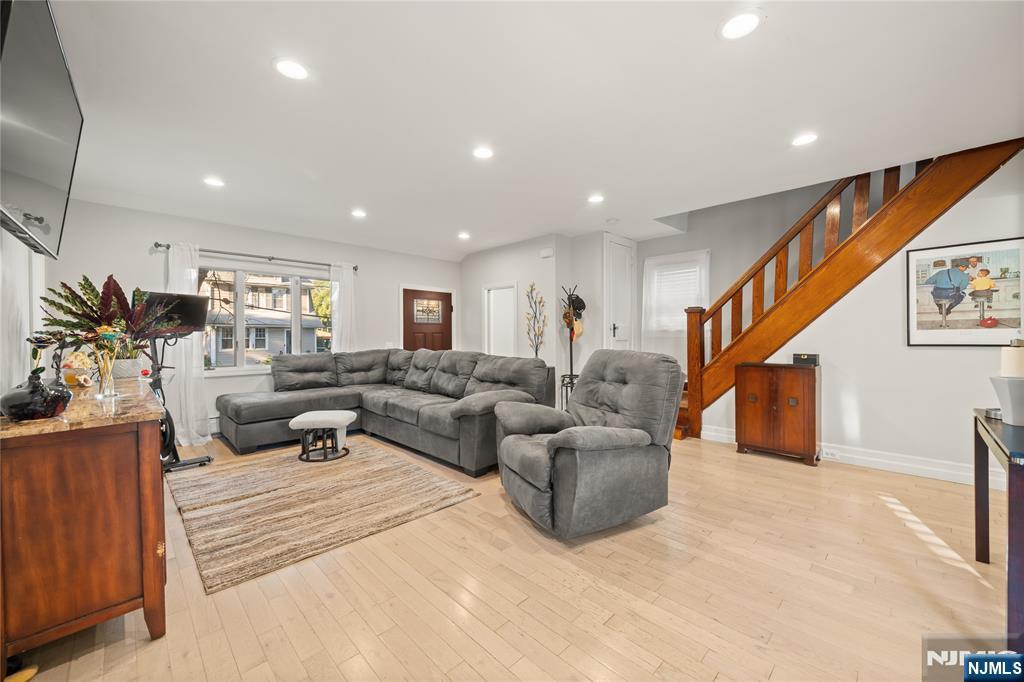 171 Oak Ridge Avenue Property Photo 11
