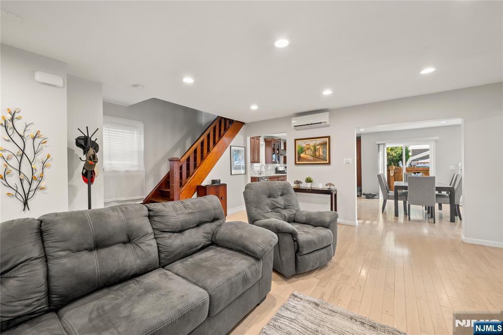 171 Oak Ridge Avenue Property Photo 14