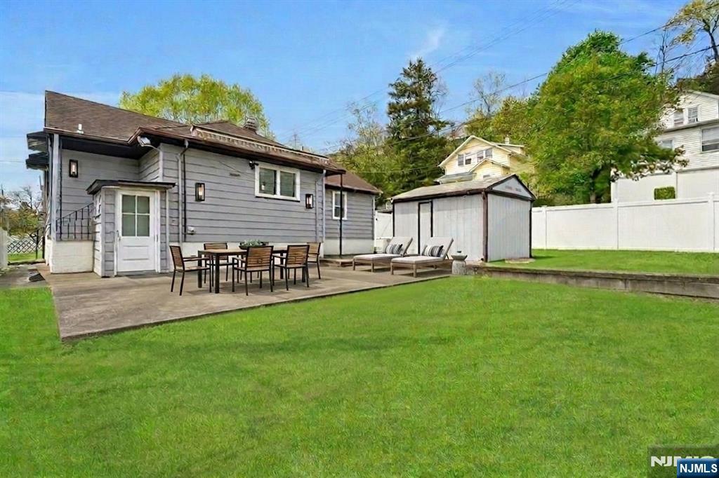 240 Gordon Avenue Property Photo 19